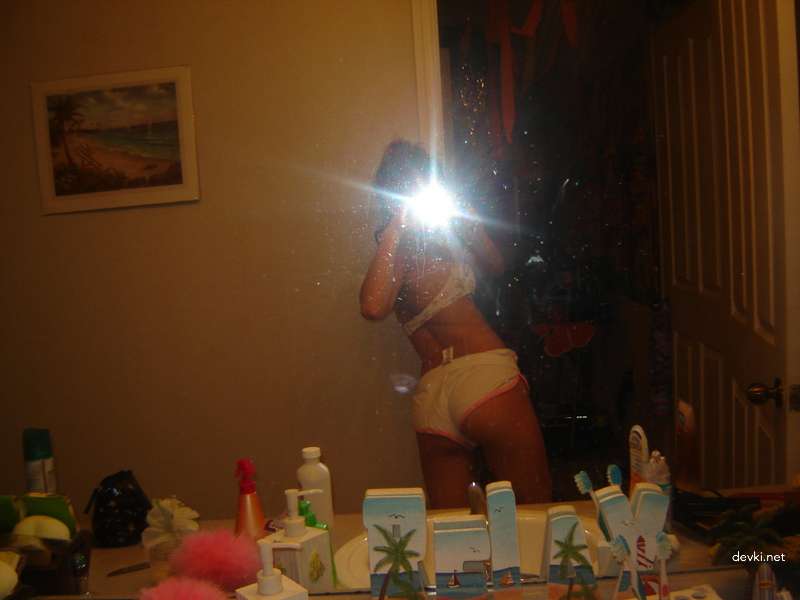 Sensual Brunette's Steamy Erotic Amateur Photos - Explicit Seduction