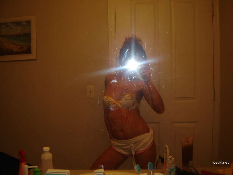 Sensual Brunette's Steamy Erotic Amateur Photos - Explicit Seduction