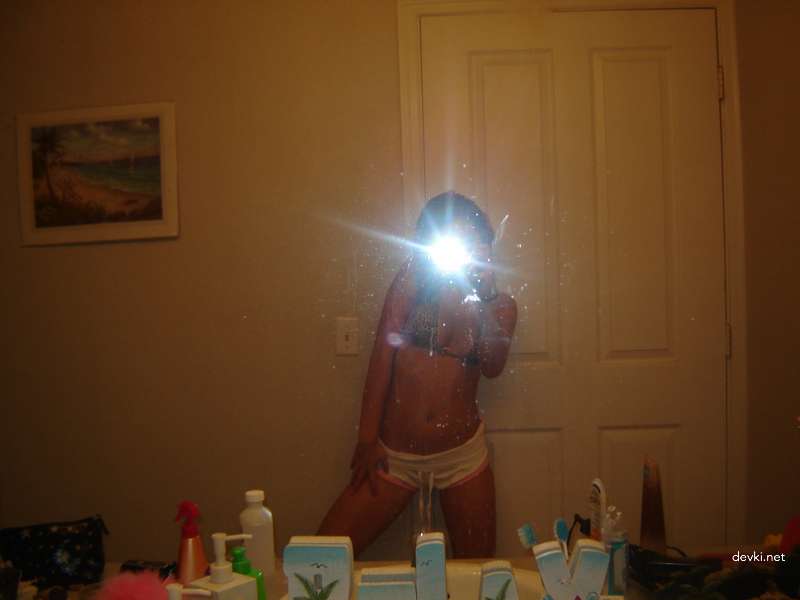 Sensual Brunette's Steamy Erotic Amateur Photos - Explicit Seduction