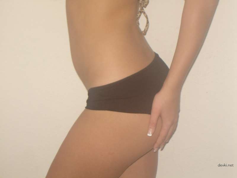 Sensual Brunette's Steamy Erotic Amateur Photos - Explicit Seduction