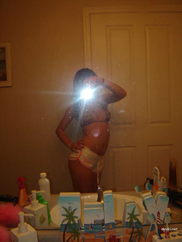 Sensual Brunette's Steamy Erotic Amateur Photos - Explicit Seduction