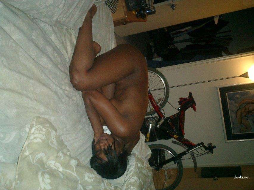 Interracial Amateur Sex: White Guy Fucks Black Girl - XXX Hardcore Action