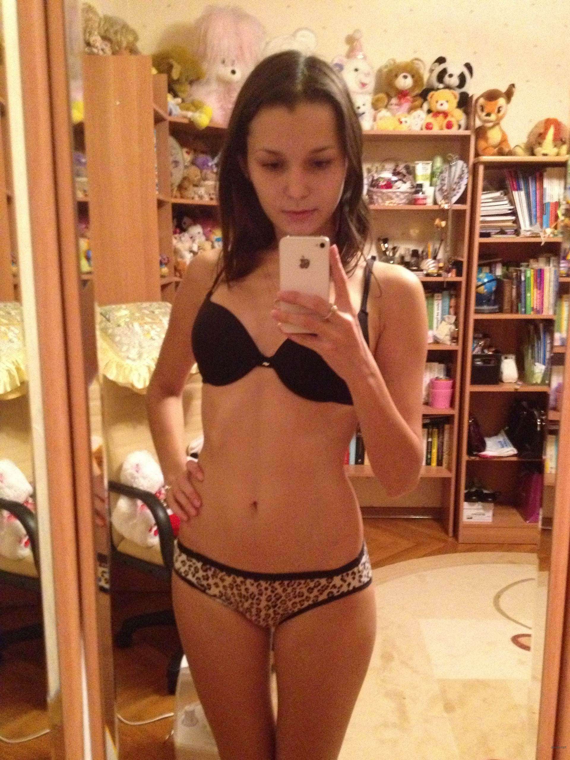 Amateur Home Blowjob: Explicit Oral Sex Photos