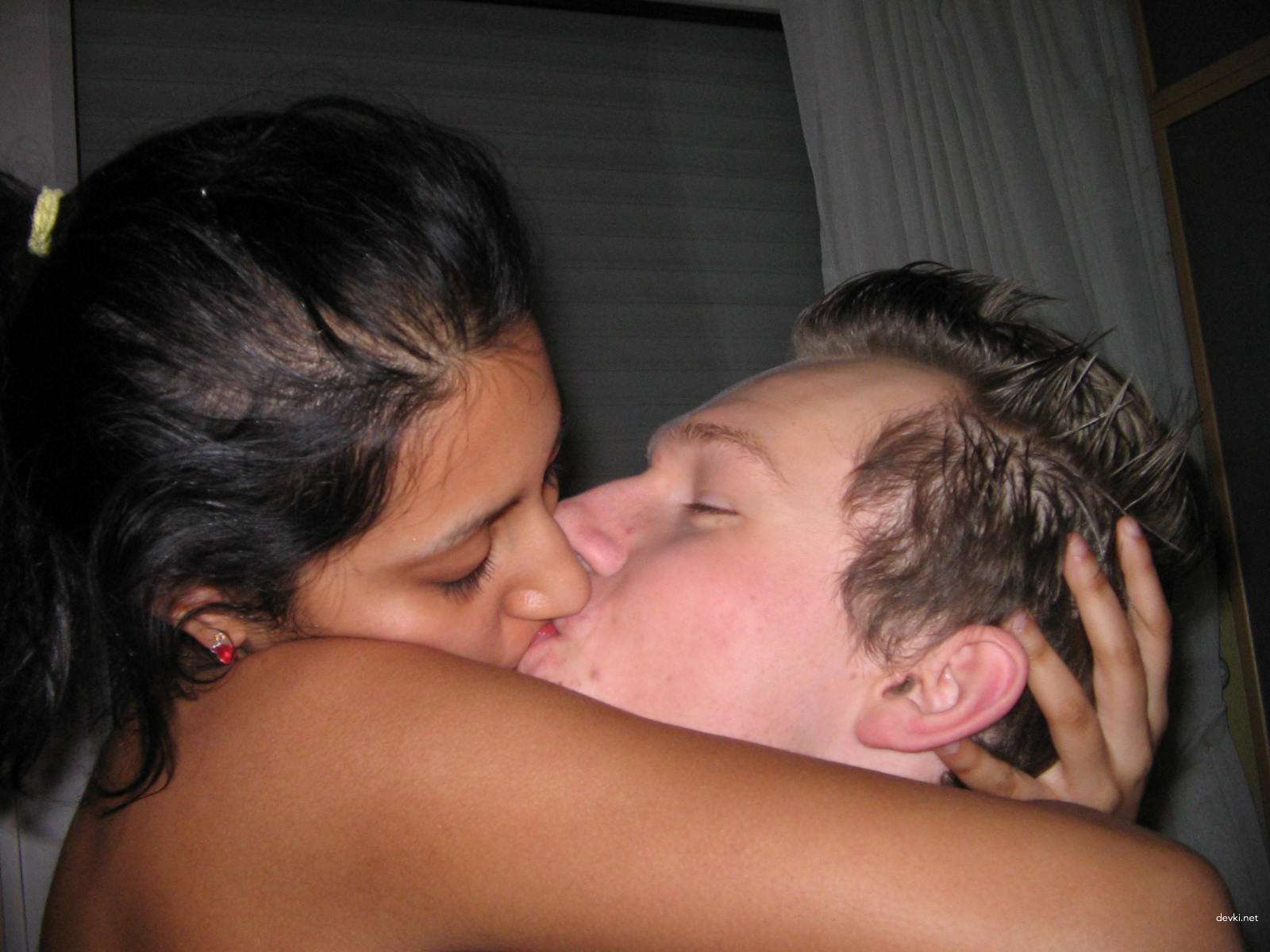 Interracial Homemade Sex with Hot Mulatto - Explicit Amateur Porn