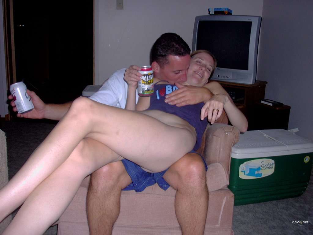 Hot Homemade Redhead Sex - Explicit Amateur Porn Pics