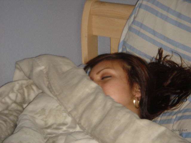 Hot Asian Babe Gives Blowjob in Amateur Porn Pic