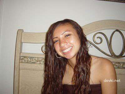 Hot Asian Babe Gives Blowjob in Amateur Porn Pic