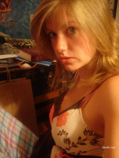 Naked Blonde Covered in Cum: Amateur Porn Photo Explosion