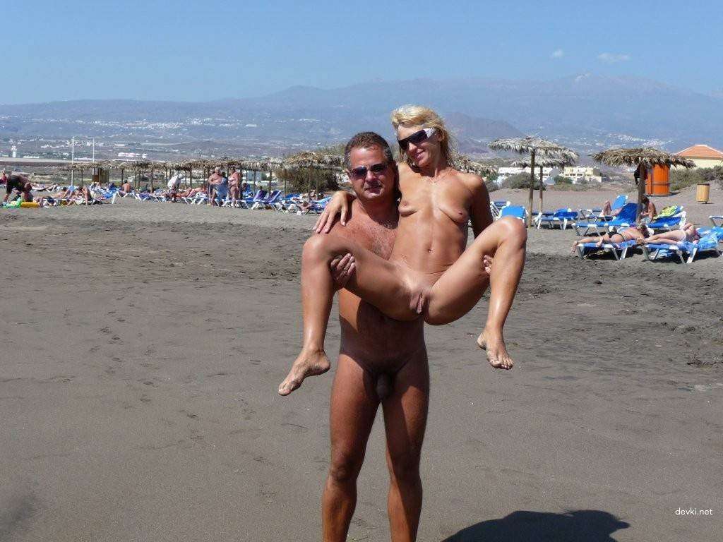 Amateur Swinger Wife's Explicit Porn Pics