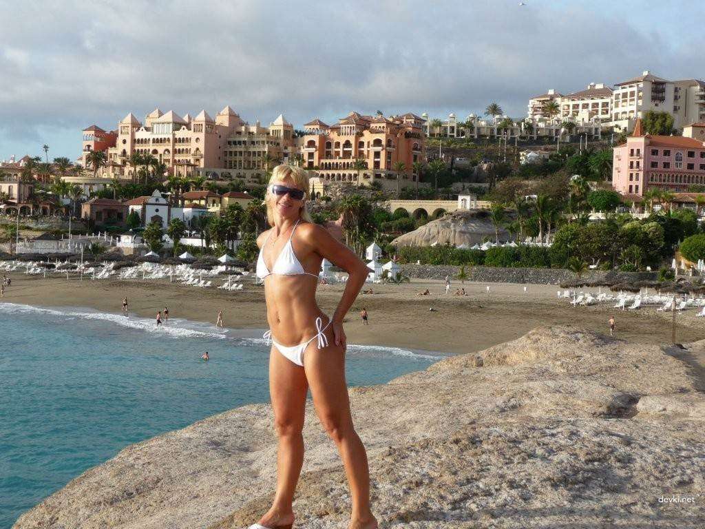 Amateur Swinger Wife's Explicit Porn Pics