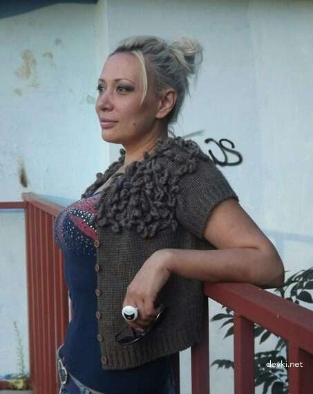 Hot Blonde Amateur Porn: Explicit Photos of Cute Blonde in Action