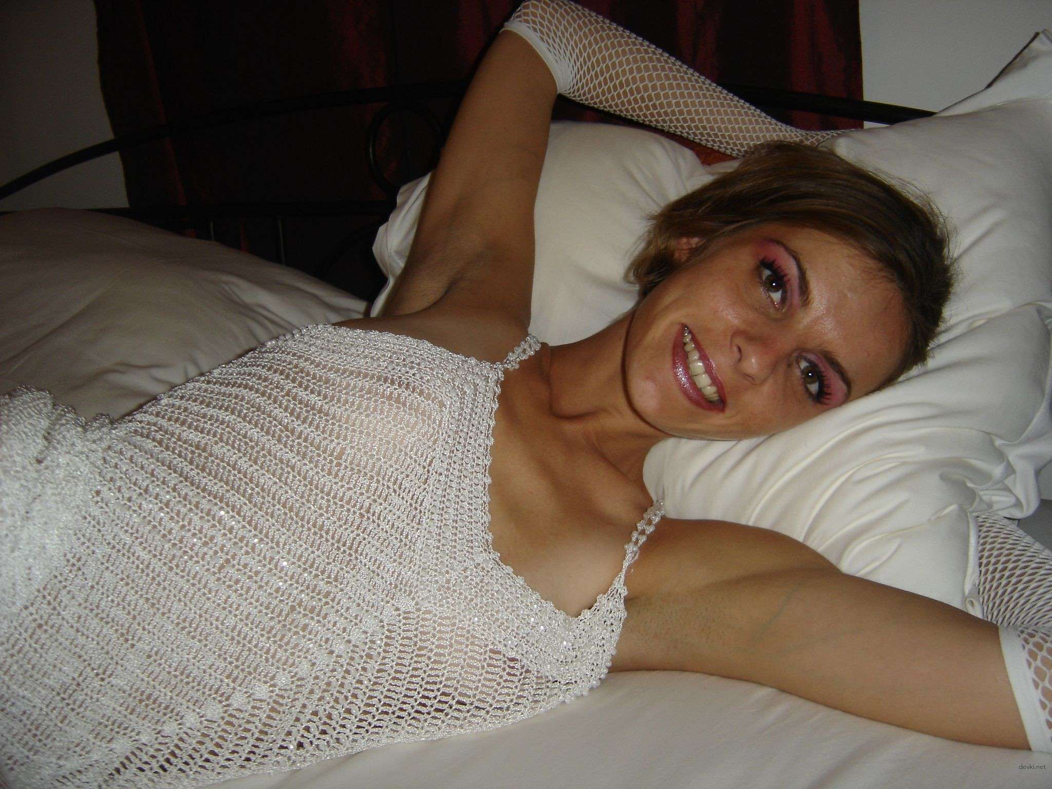 Man fucks two girlfriends in amateur porn photo shoot