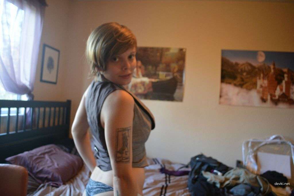 Hot Amateur Slut Fucks Multiple Men in Hardcore Porn Pics