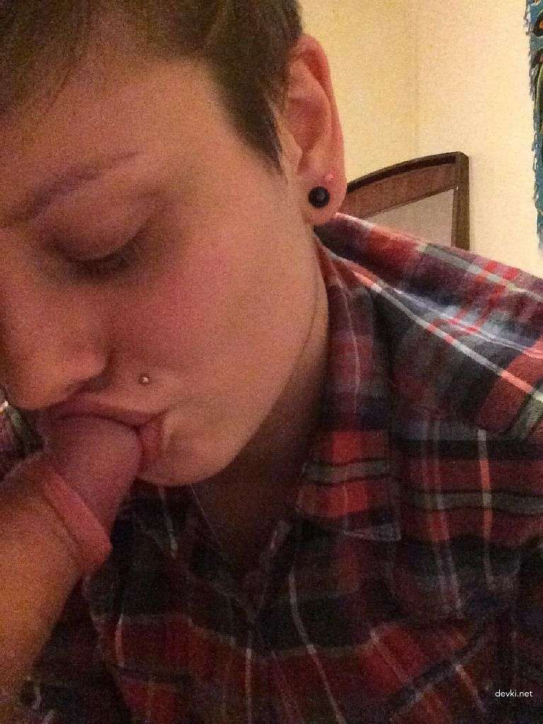 Hot Amateur Slut Fucks Multiple Men in Hardcore Porn Pics