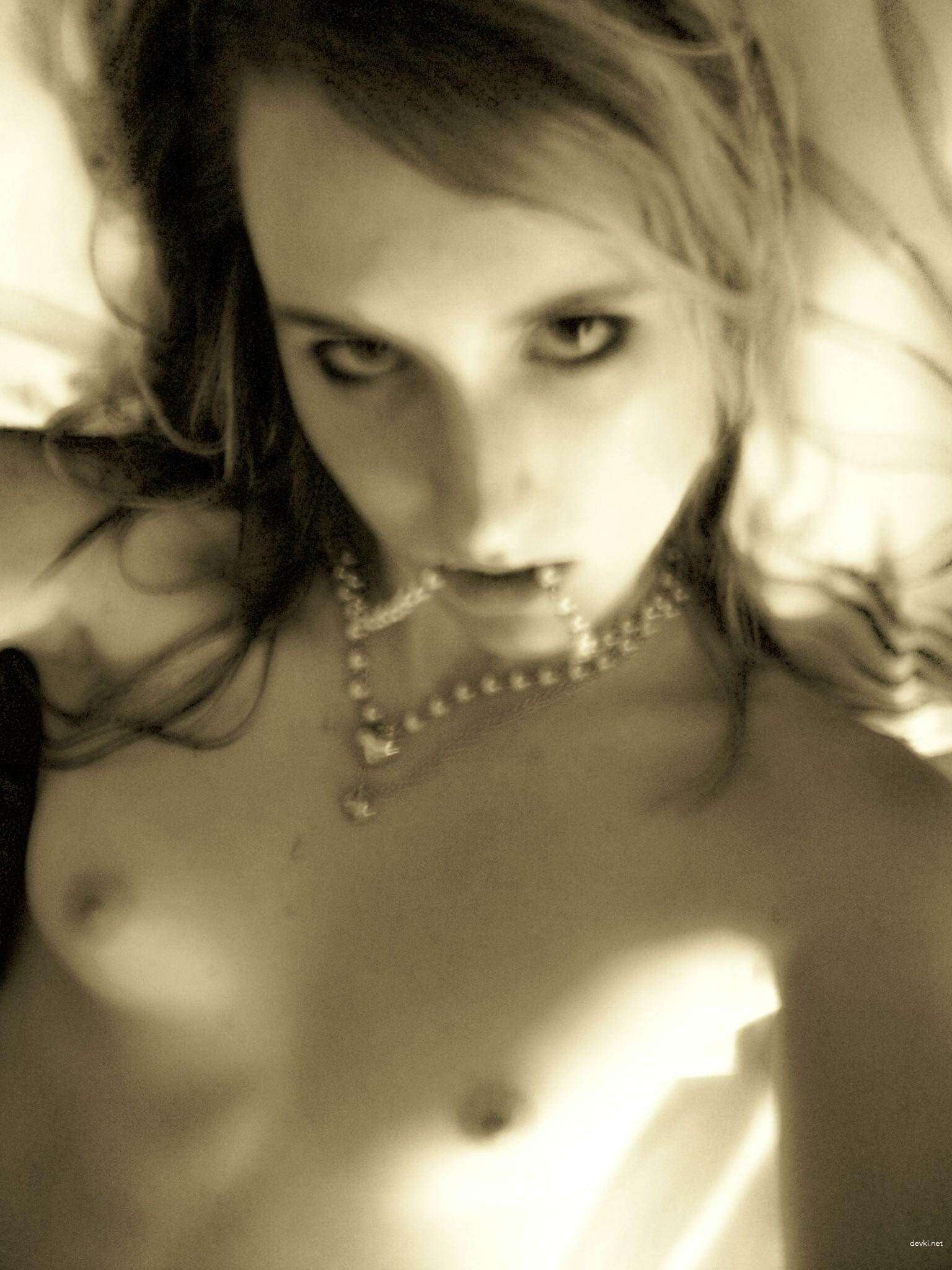 Amateur Blowjob Photos: Hot Russian Chick Loves Giving Head