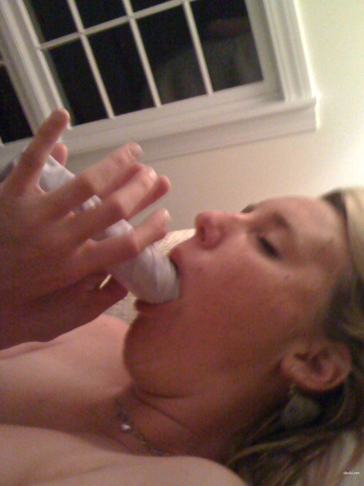 Amateur Blowjob Photos: Hot Russian Chick Loves Giving Head