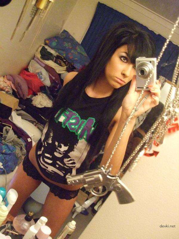 Svelte Emo Chick Amateur Photo: Explicit Skinny Girl in English