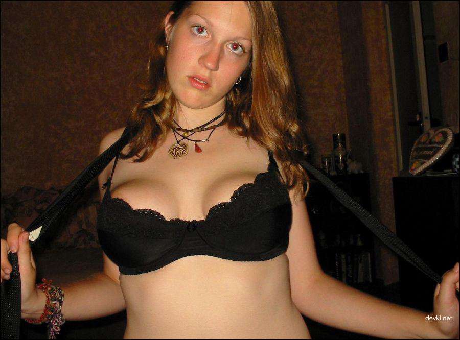 Hot Amateur Redhead Sex Photo - Explicit Homemade Porn with Fiery Girl