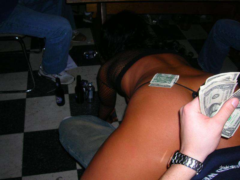 Wild Amateur Porn Party: Hardcore XXX Photos!