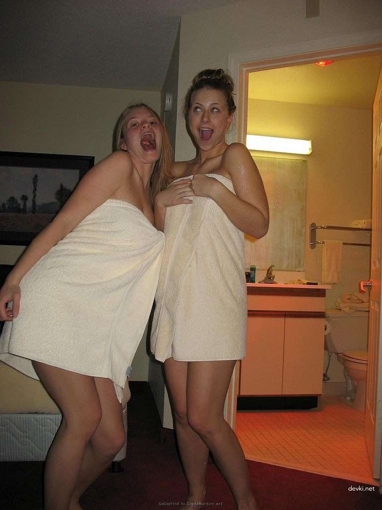 Amateur Girlfriend Blowjob - Explicit Cock Sucking Photo