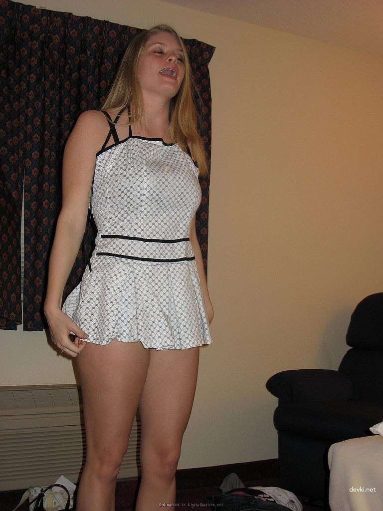 Amateur Girlfriend Blowjob - Explicit Cock Sucking Photo