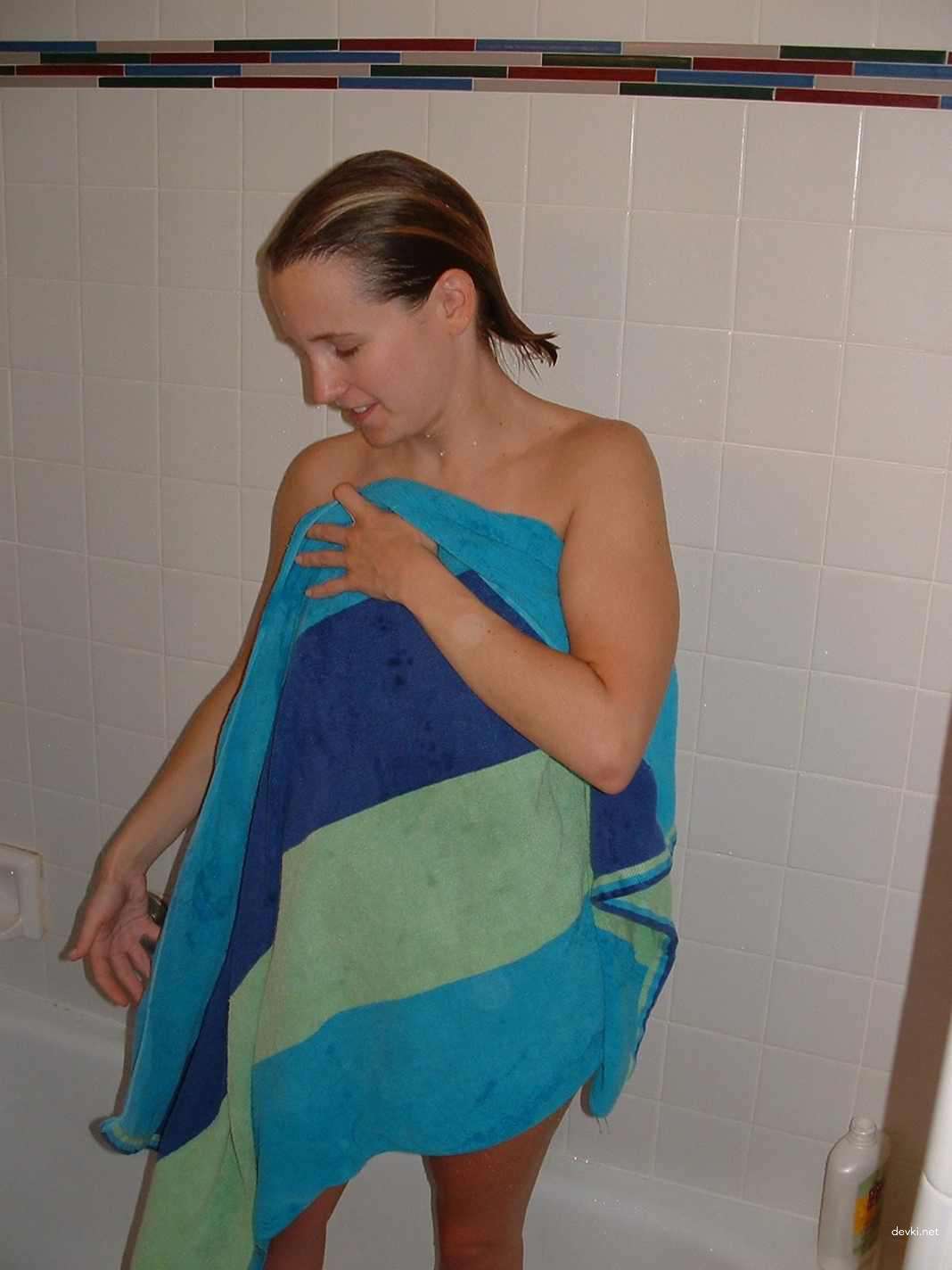 Passionate woman displays hairy pussy in amateur porn pic