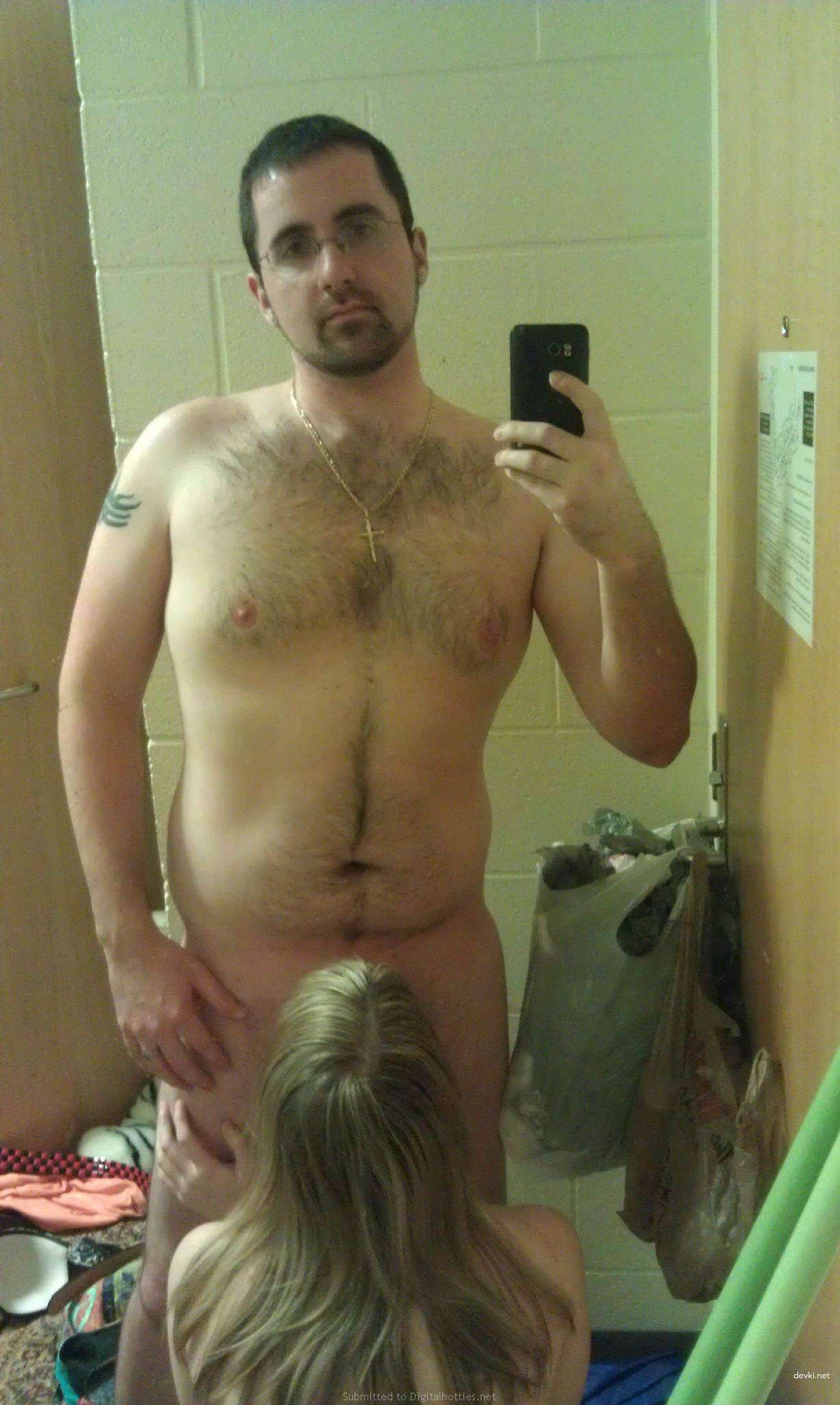 Hot Amateur Pussy Exposed in Explicit Porn Photos