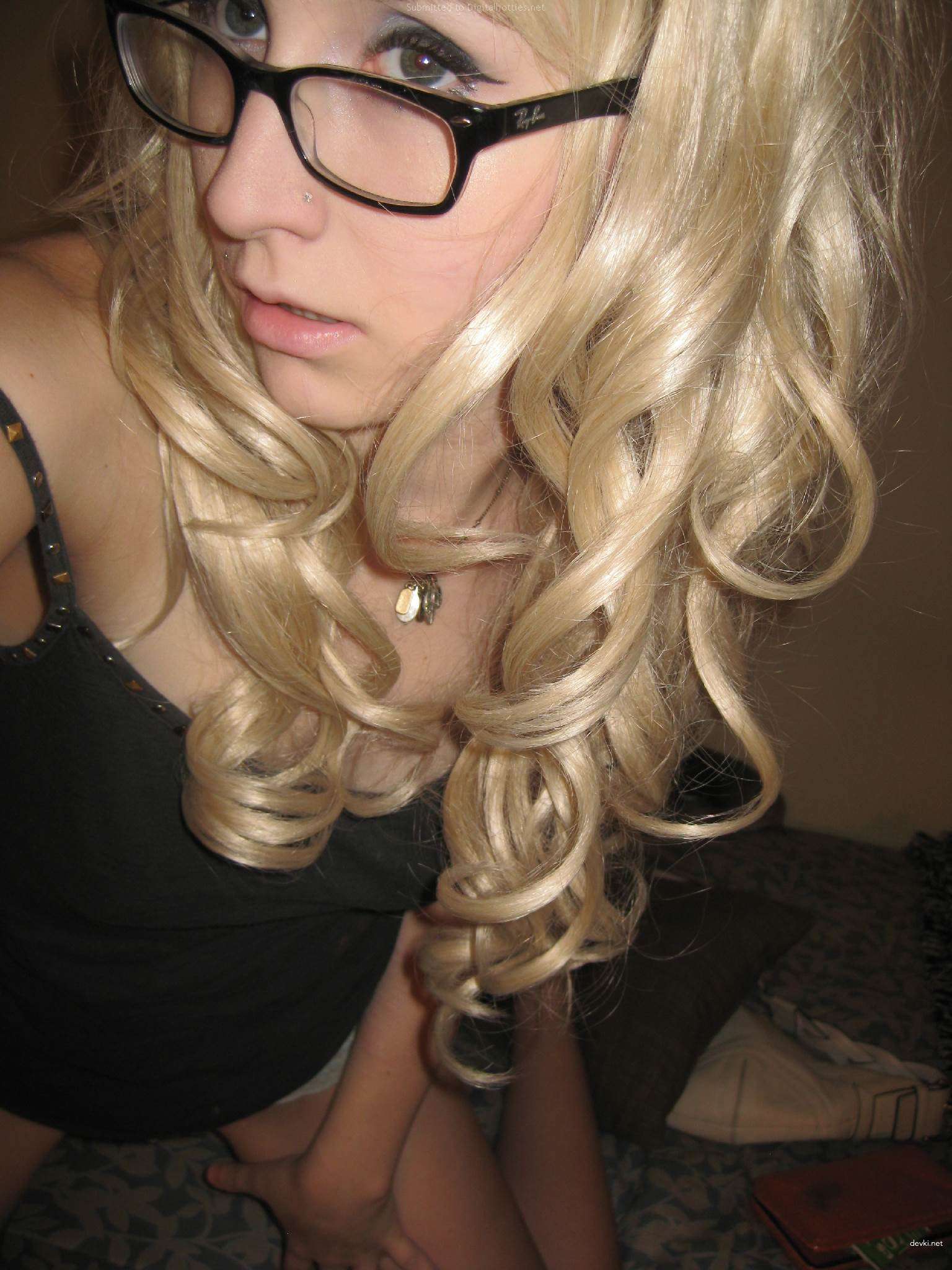 Amateur Blowjob on Camera: Explicit Oral Sex Photo