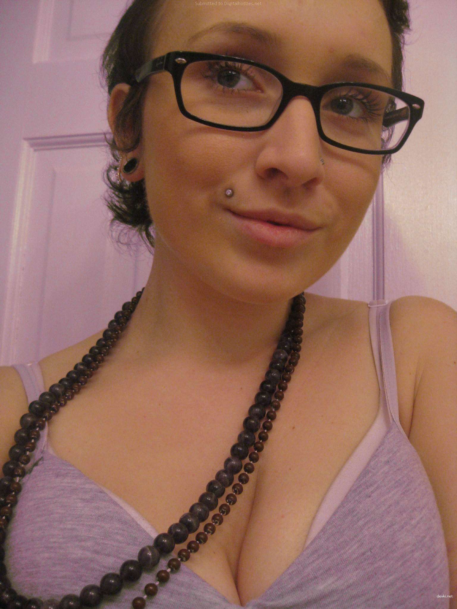 Amateur Blowjob on Camera: Explicit Oral Sex Photo