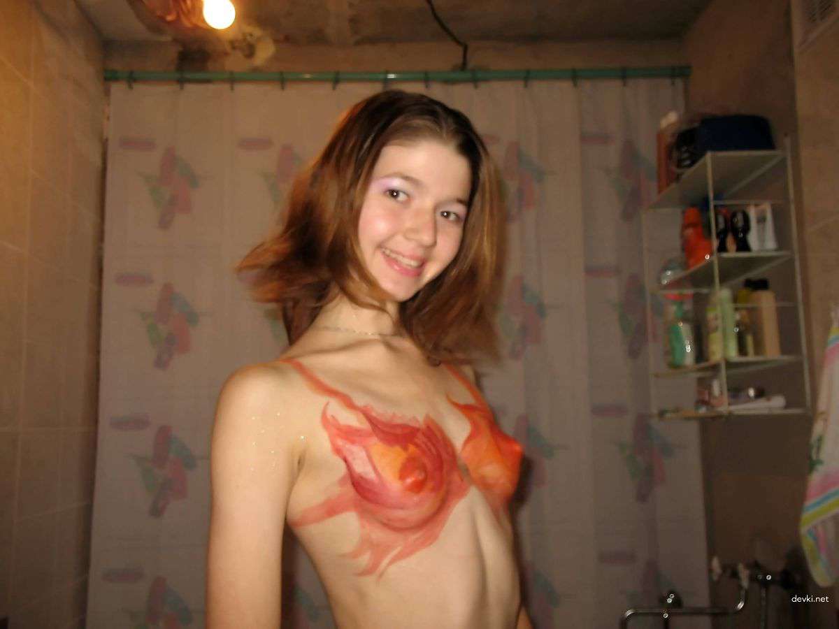Explicit Amateur Photo: Small Breasts Naked Private Shot