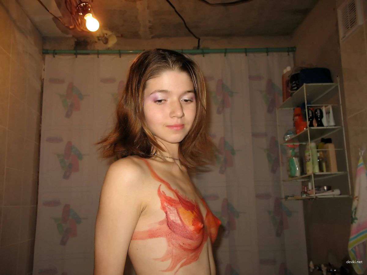 Explicit Amateur Photo: Small Breasts Naked Private Shot