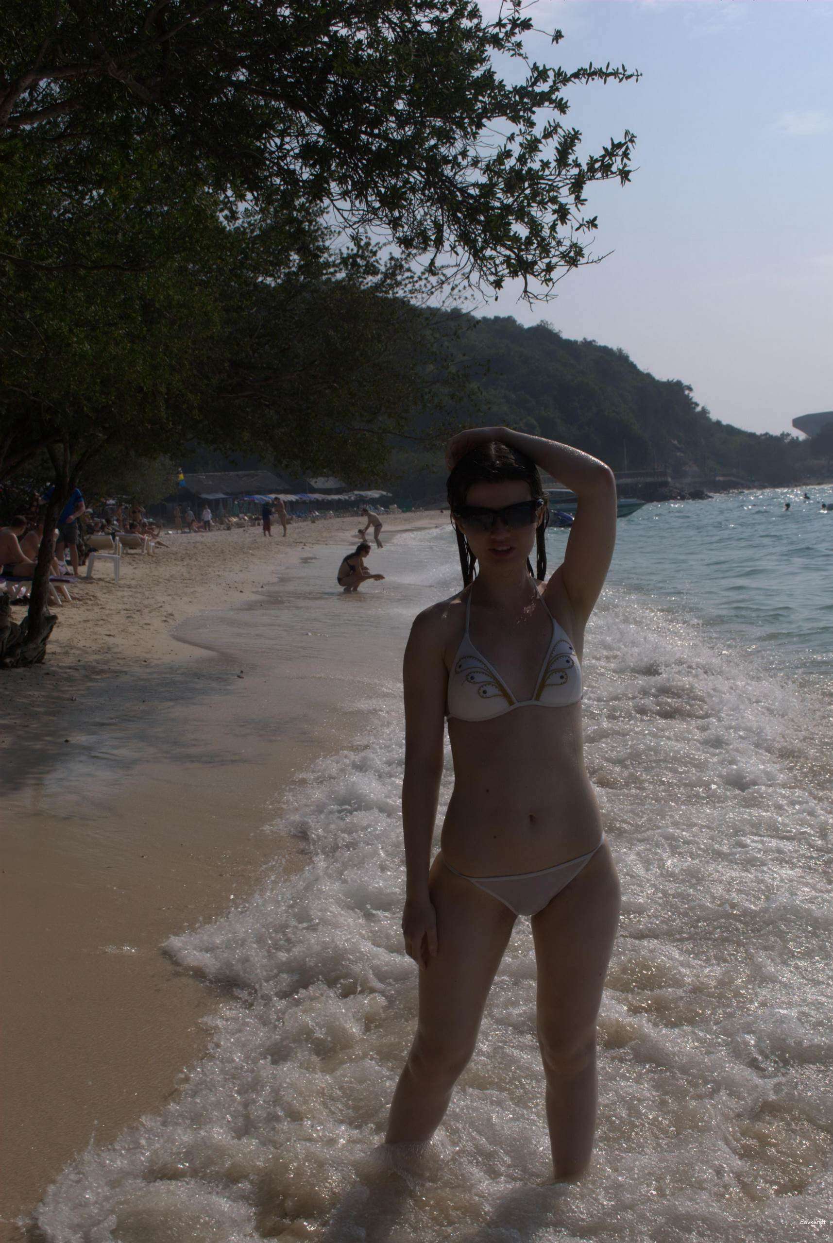 Amateur Porn Pics: Hot Russian Girl Masturbating