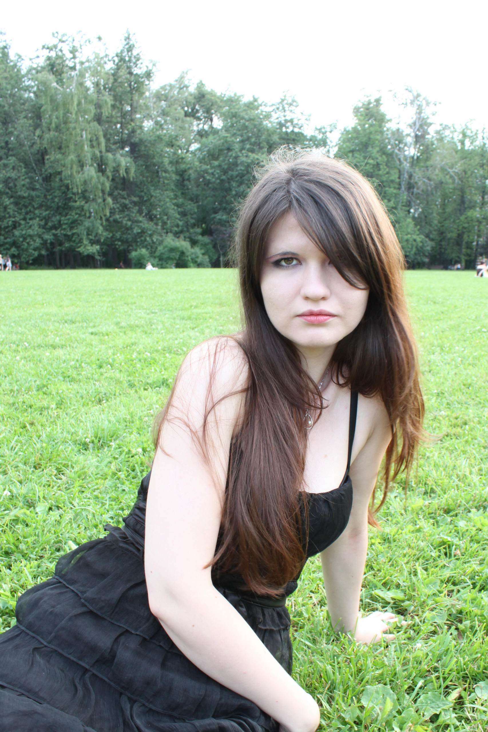 Amateur Porn Pics: Hot Russian Girl Masturbating