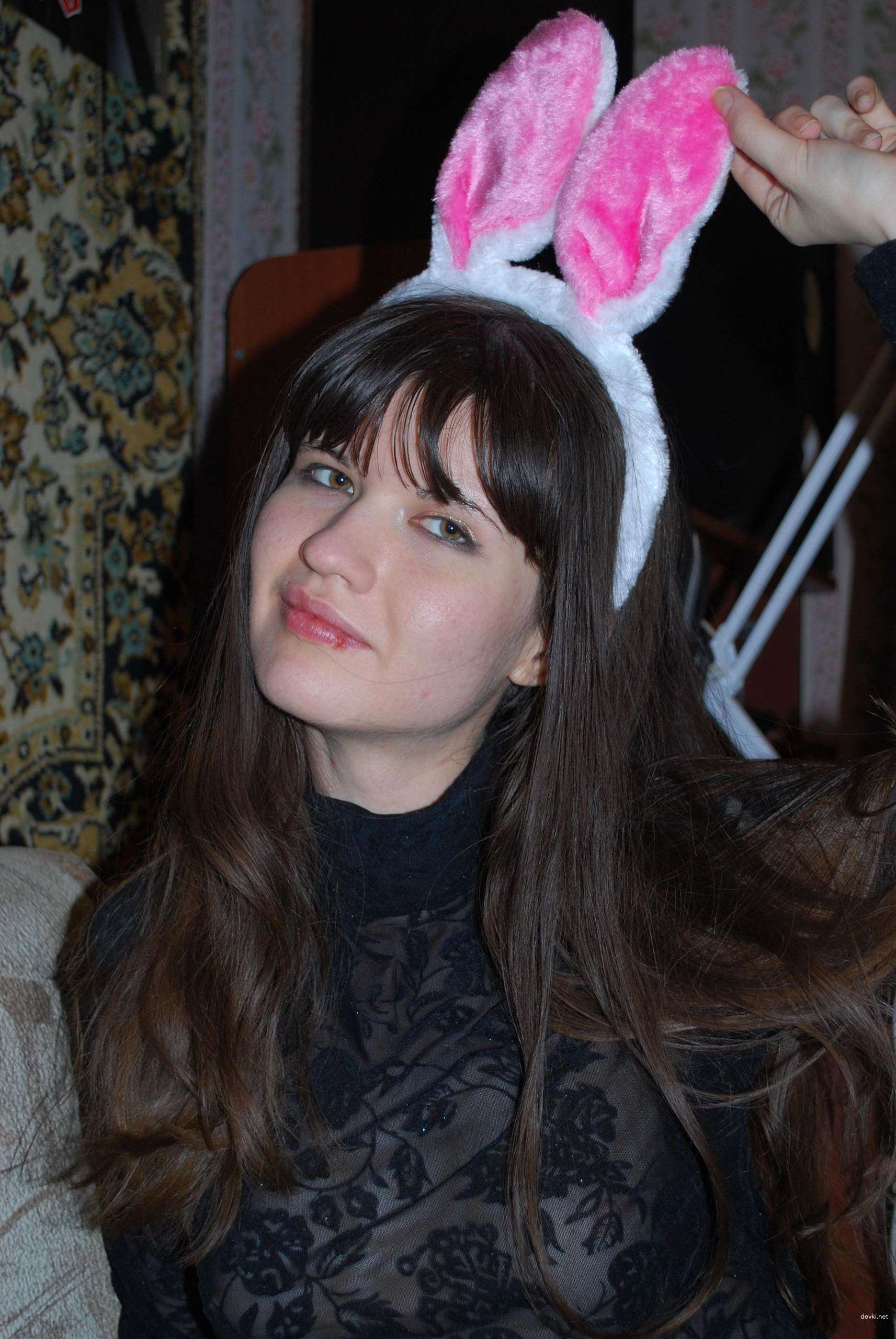 Amateur Porn Pics: Hot Russian Girl Masturbating