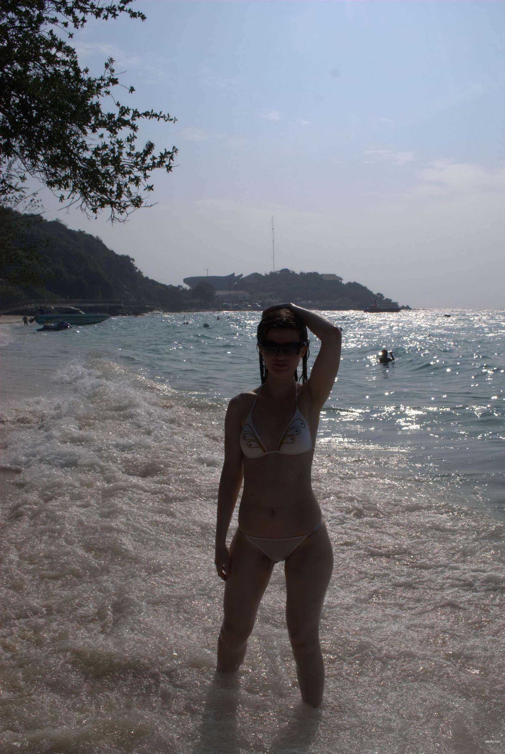 Amateur Porn Pics: Hot Russian Girl Masturbating