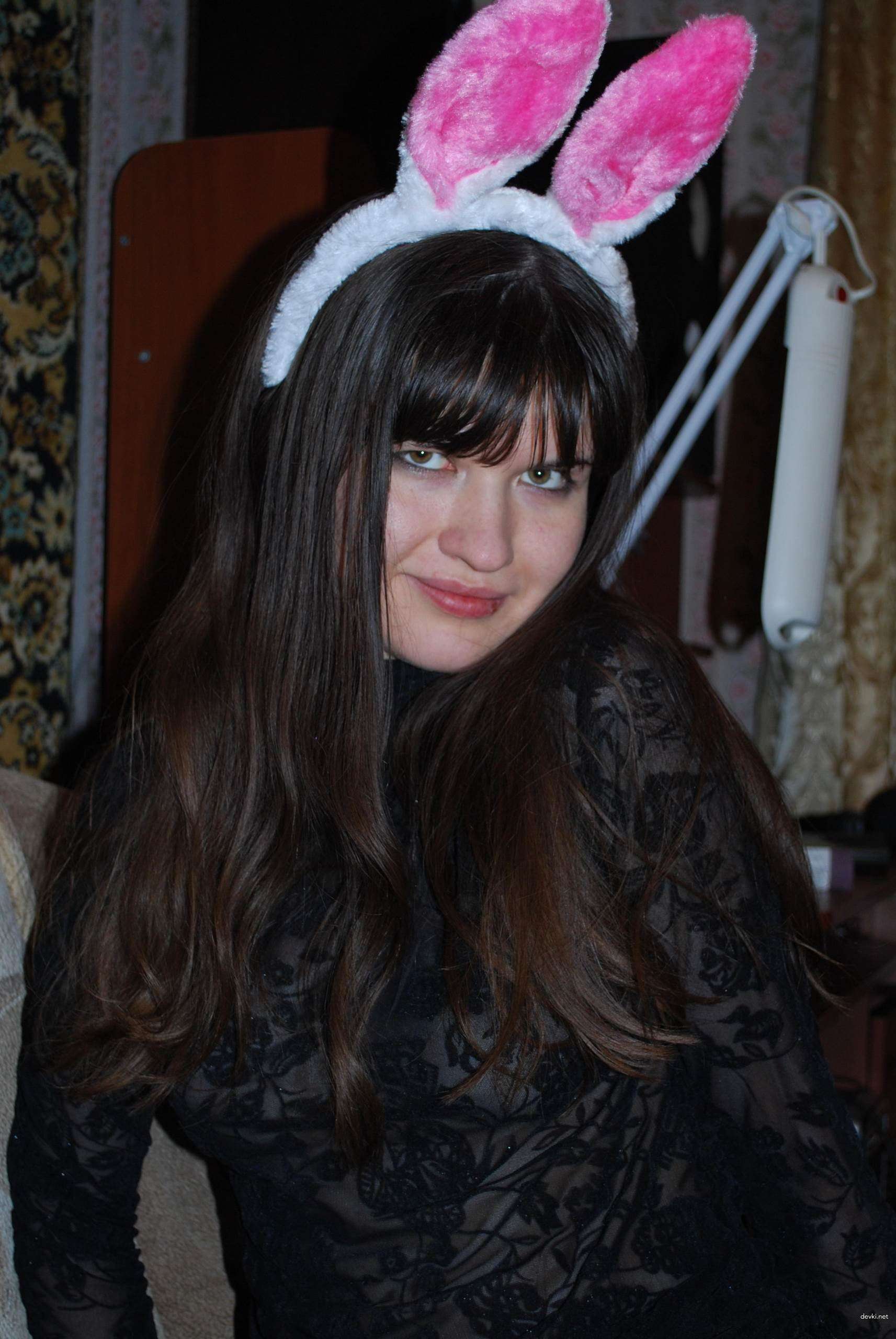 Amateur Porn Pics: Hot Russian Girl Masturbating