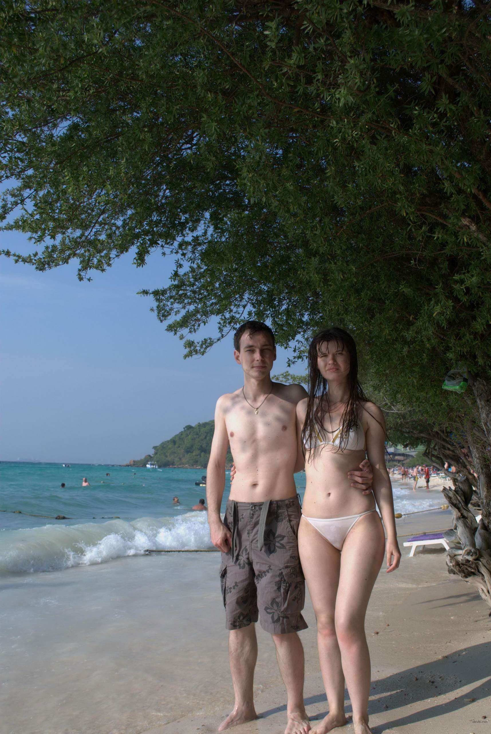 Amateur Porn Pics: Hot Russian Girl Masturbating