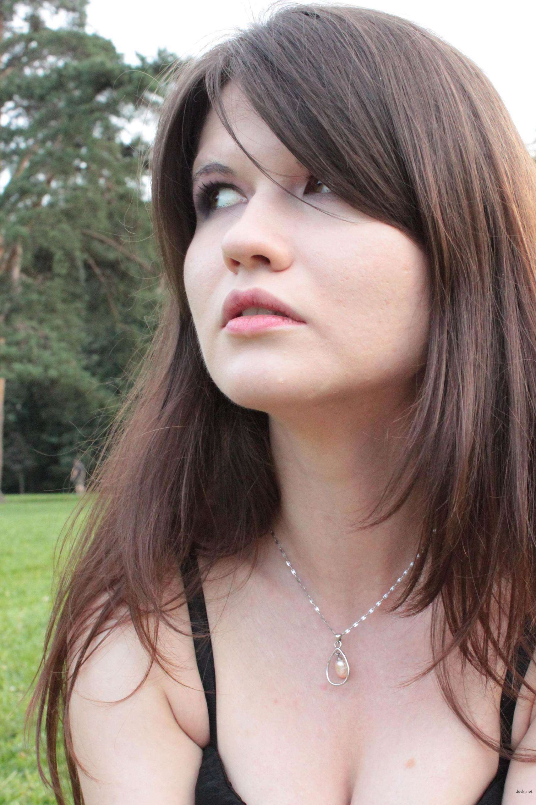 Amateur Porn Pics: Hot Russian Girl Masturbating