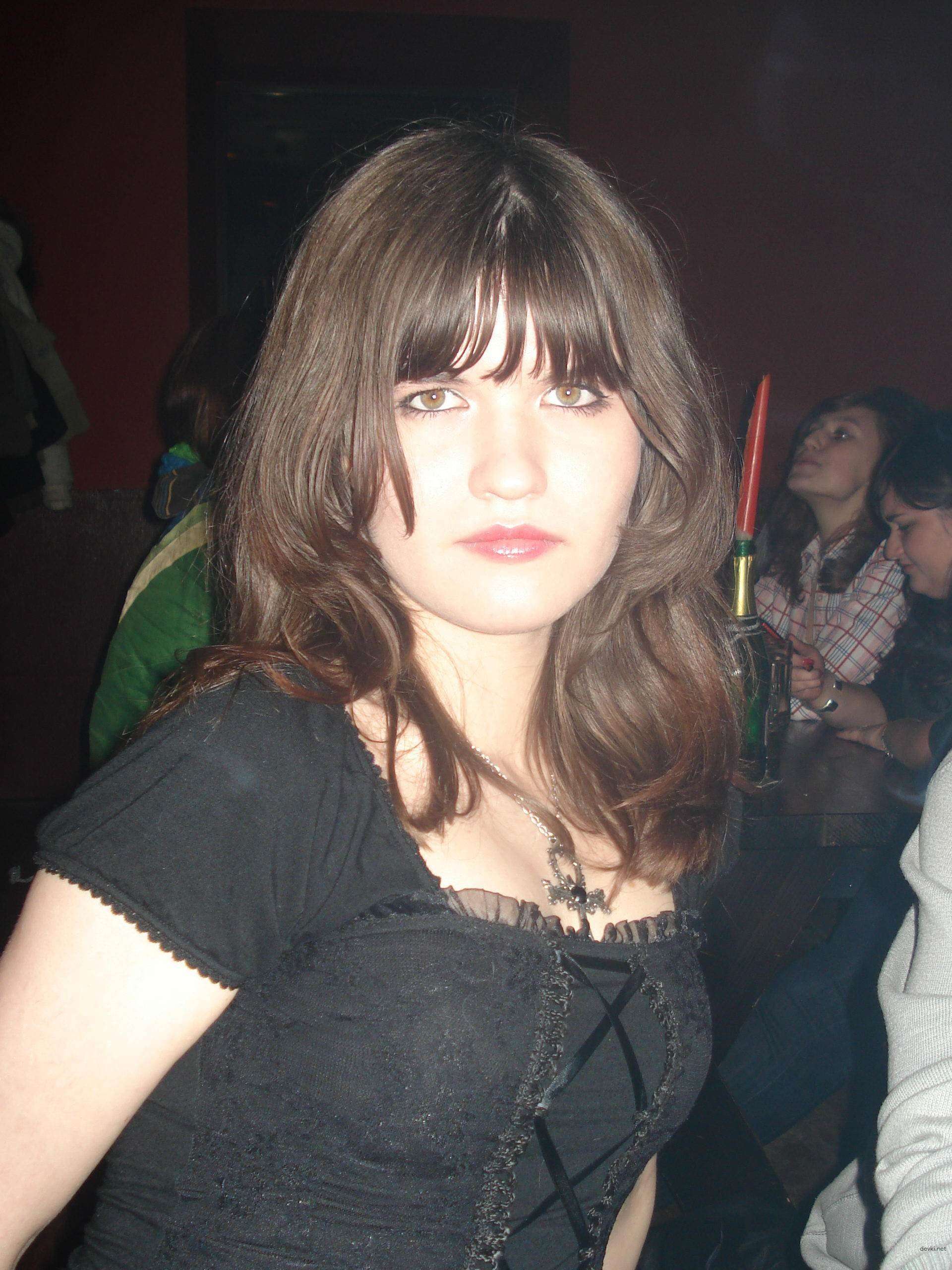 Amateur Porn Pics: Hot Russian Girl Masturbating