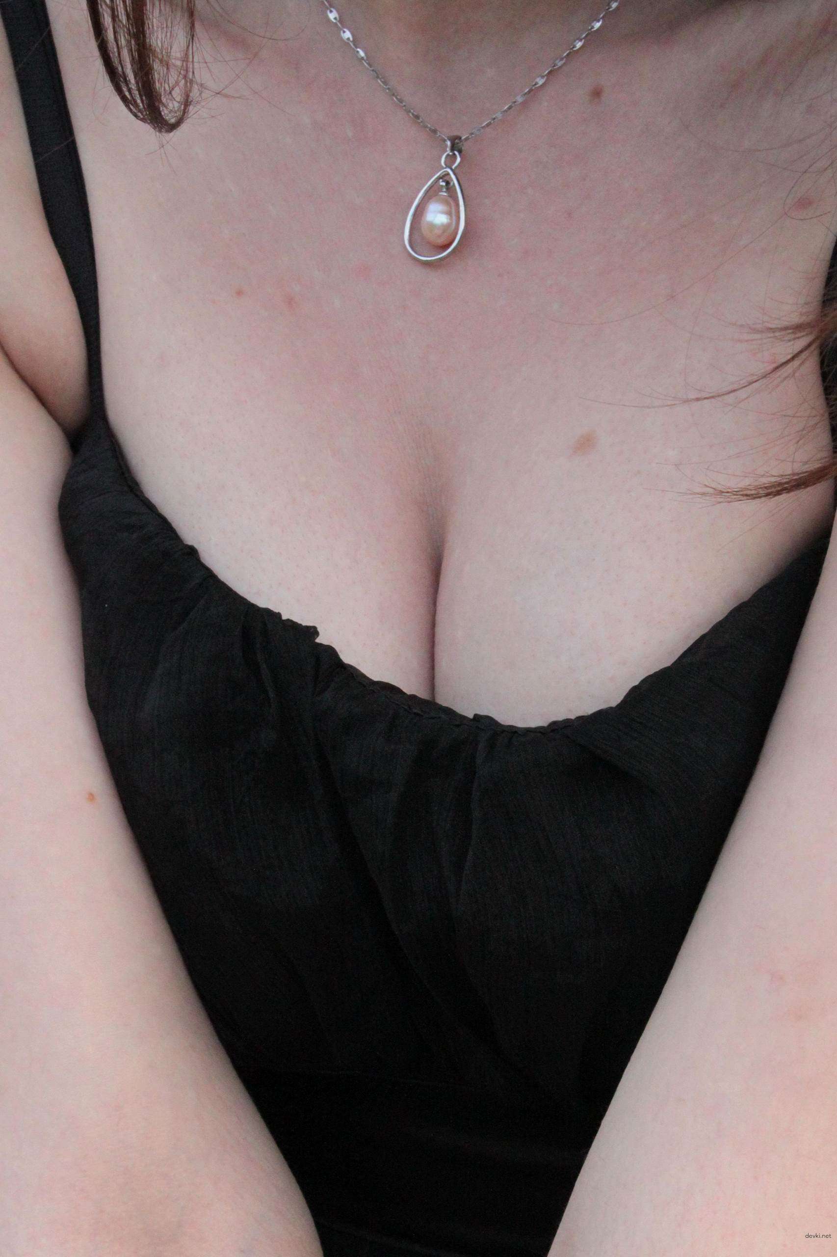 Amateur Porn Pics: Hot Russian Girl Masturbating