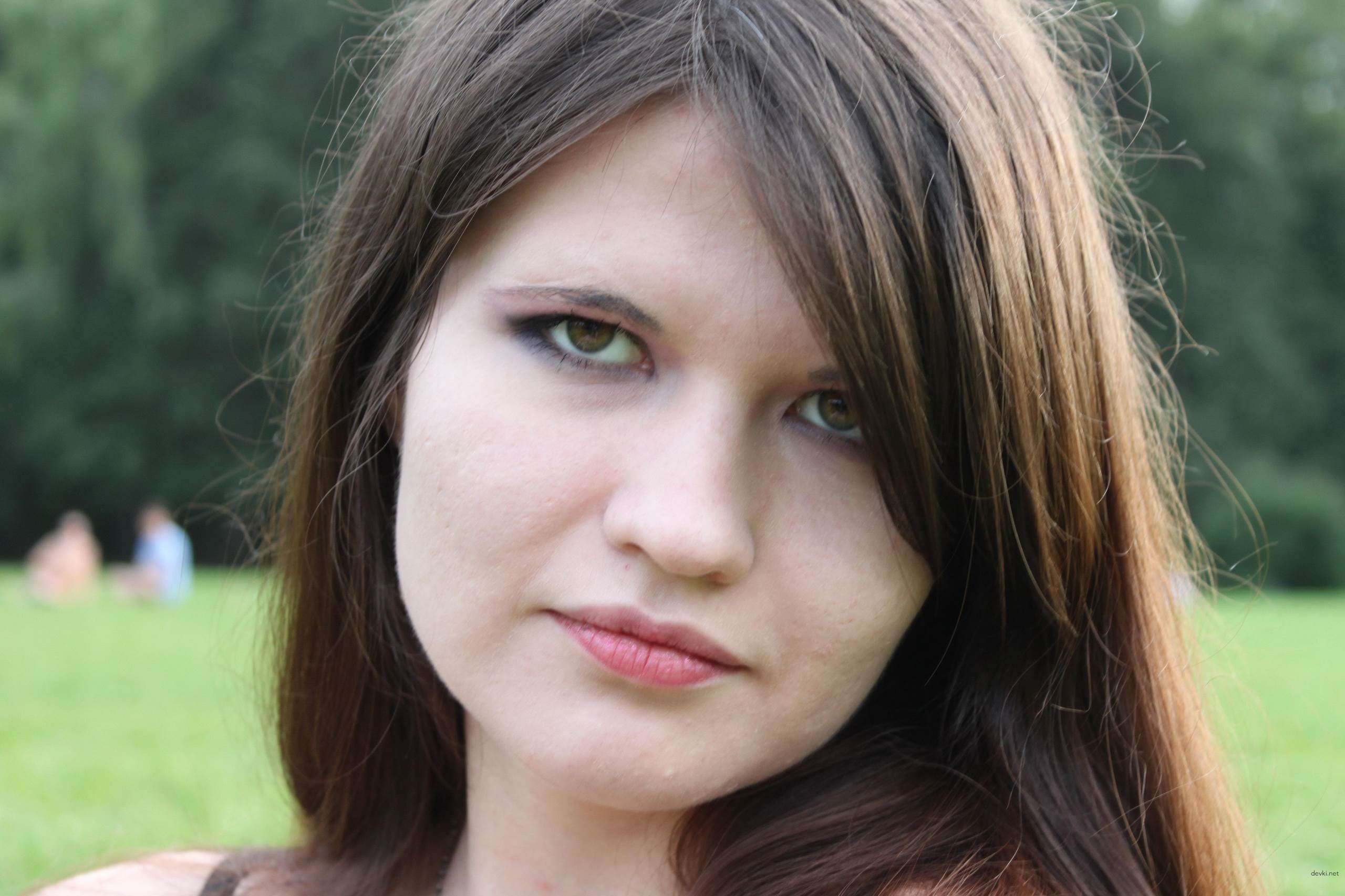 Amateur Porn Pics: Hot Russian Girl Masturbating