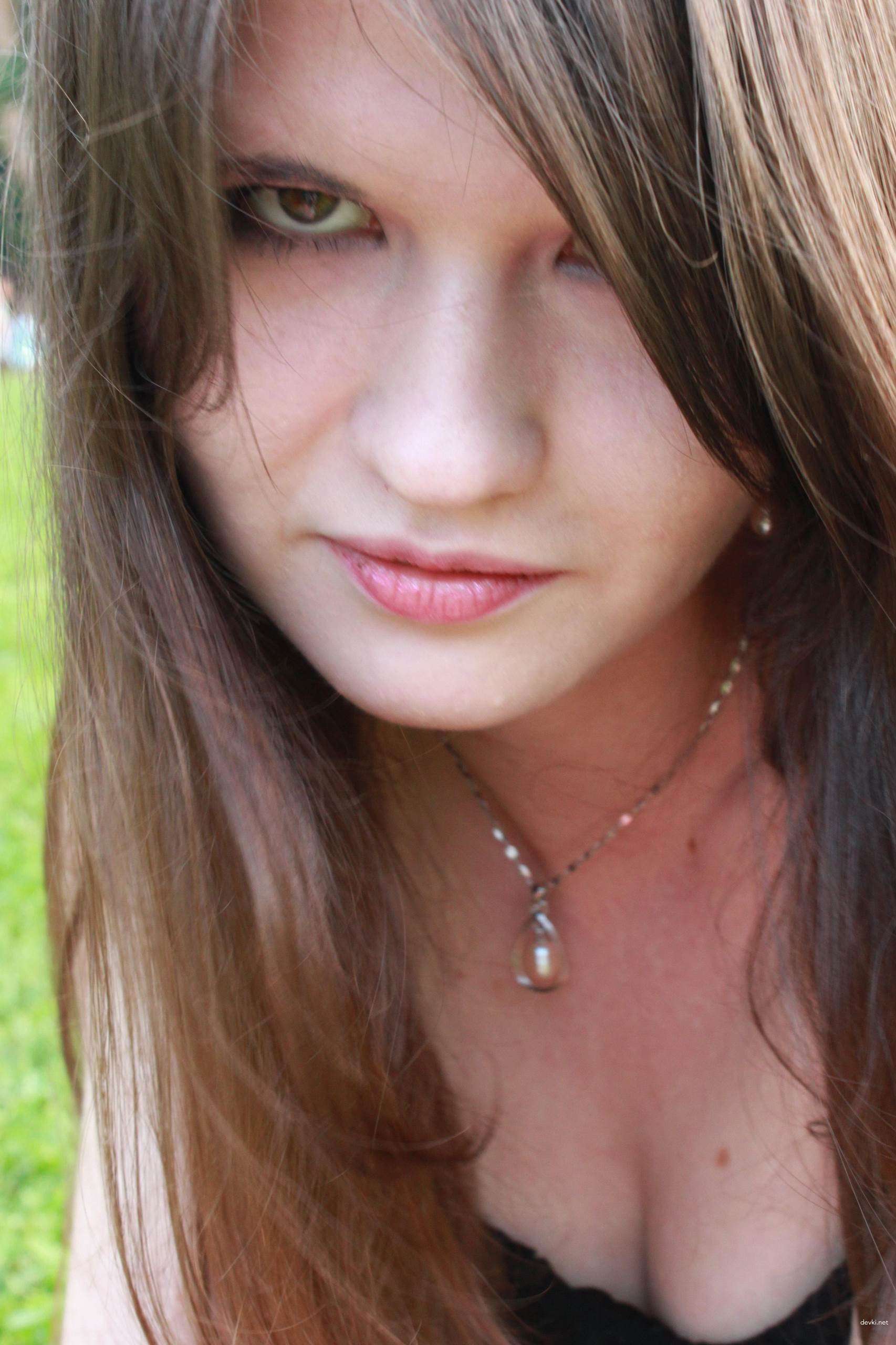 Amateur Porn Pics: Hot Russian Girl Masturbating