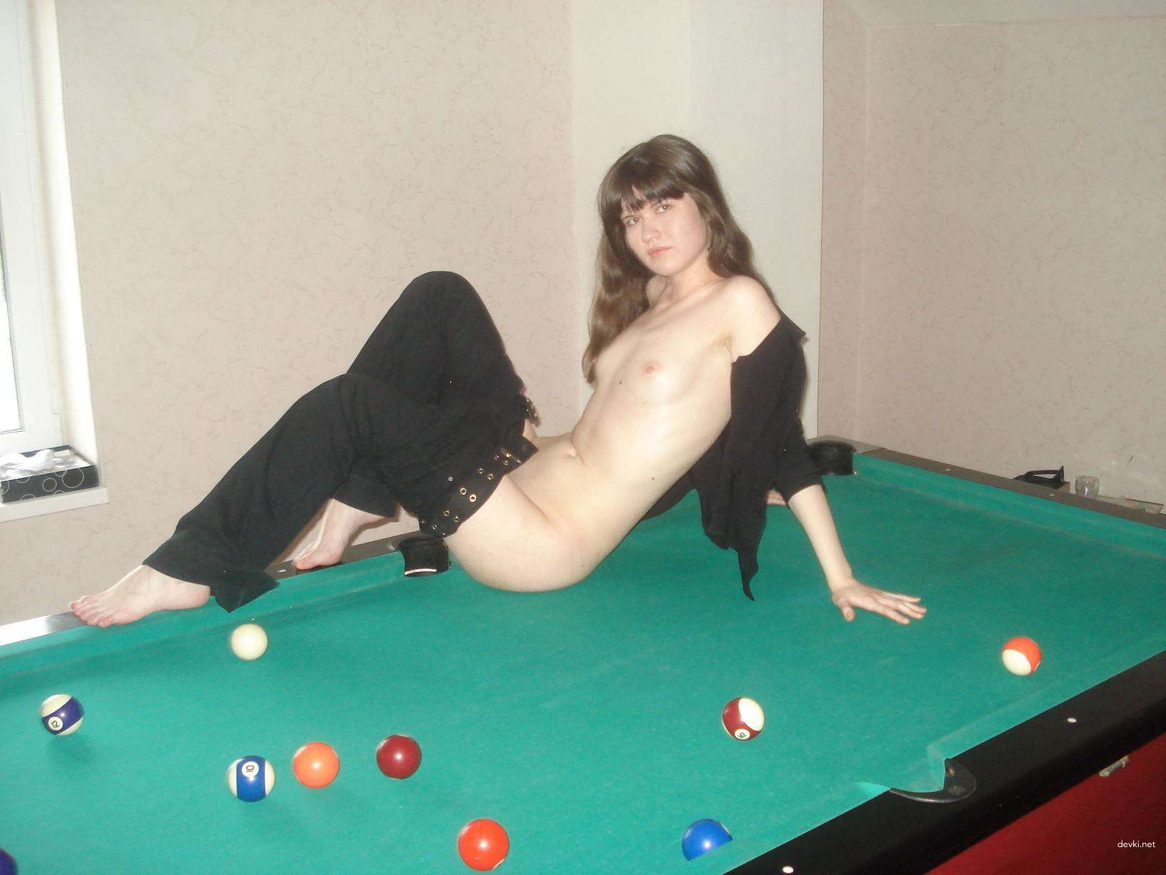 Amateur Porn Pics: Hot Russian Girl Masturbating