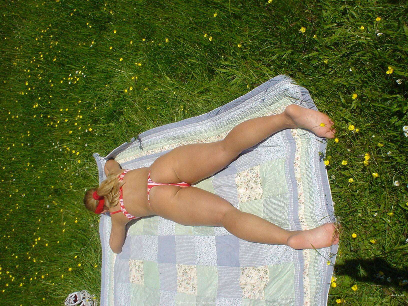 Amateur Porn Pics: Panties Off for Explicit Fun!