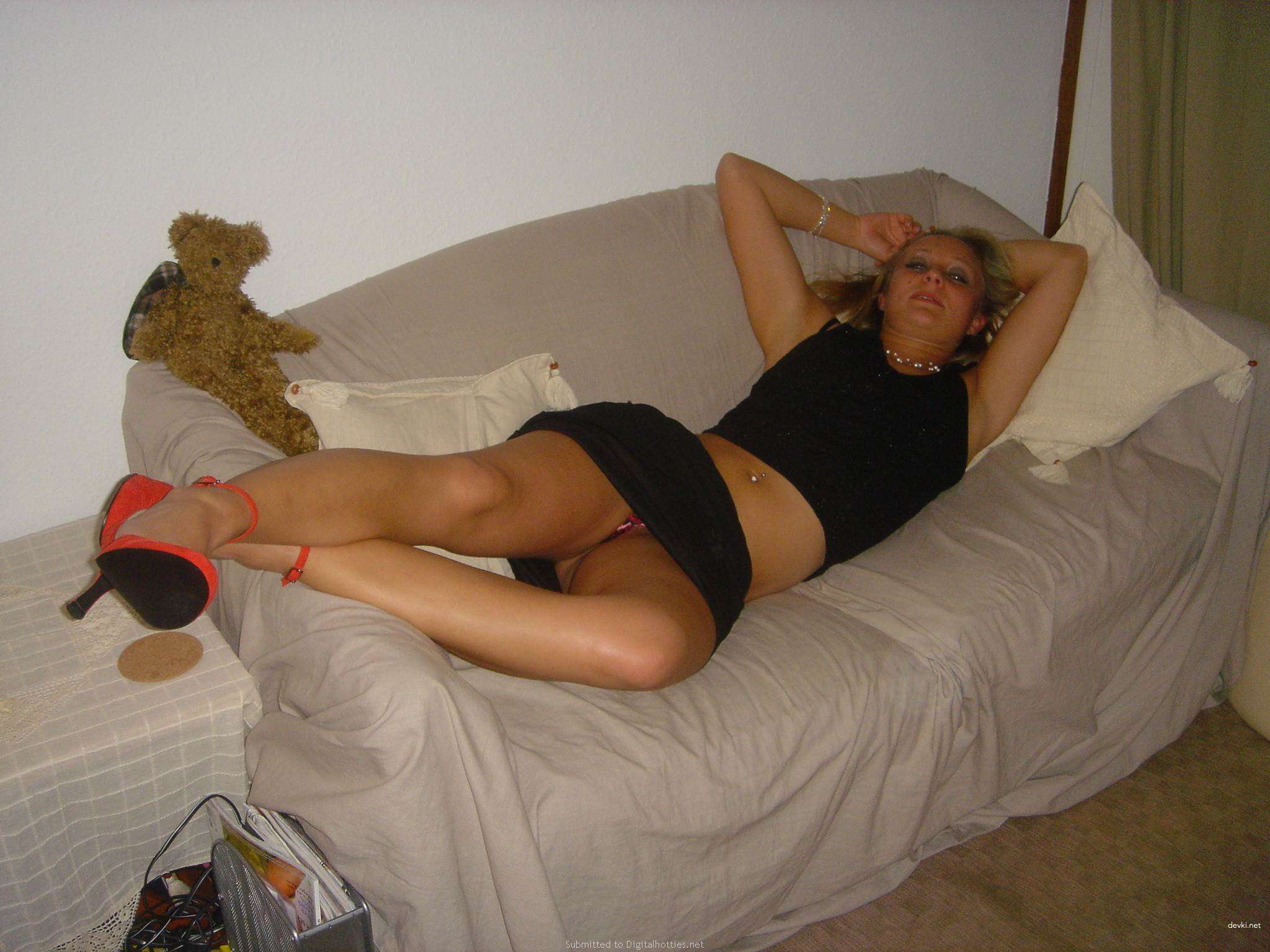 Amateur Porn Pics: Panties Off for Explicit Fun!