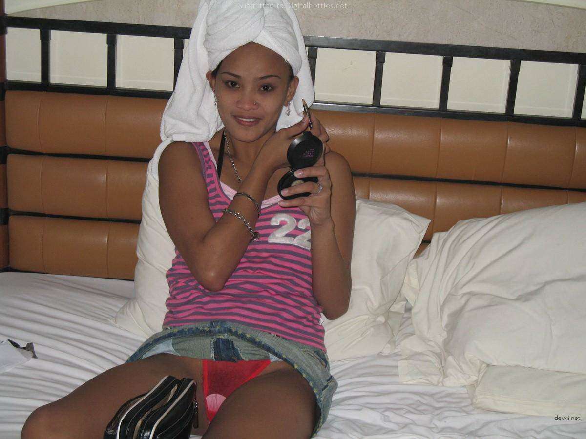 Interracial Amateur Sex with Hot Mulatto - Explicit XXX Photos