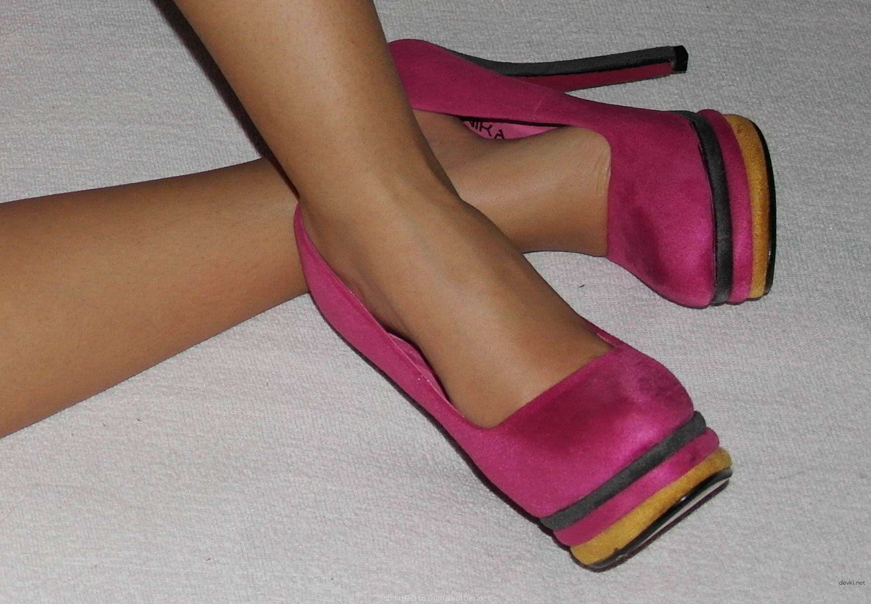 Amateur Couple's Explicit Sex Tape - Raw Homemade Porn Pics