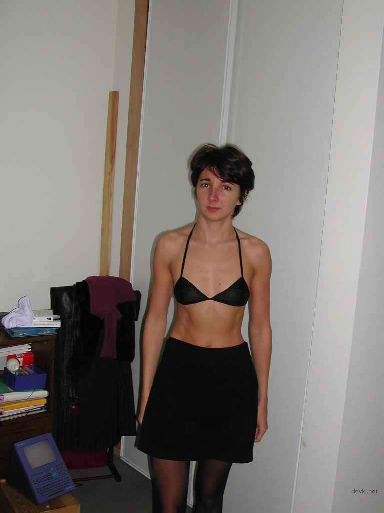 Amateur Porn: Working in Stockings - Explicit Photo Set