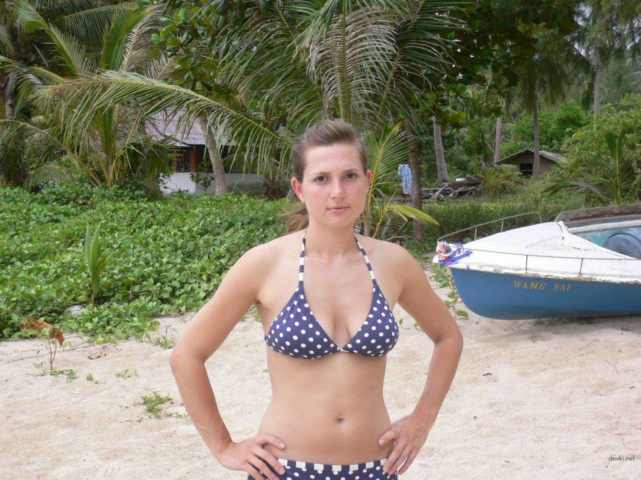 Big-titted babe gets fucked - Amateur porn photo session