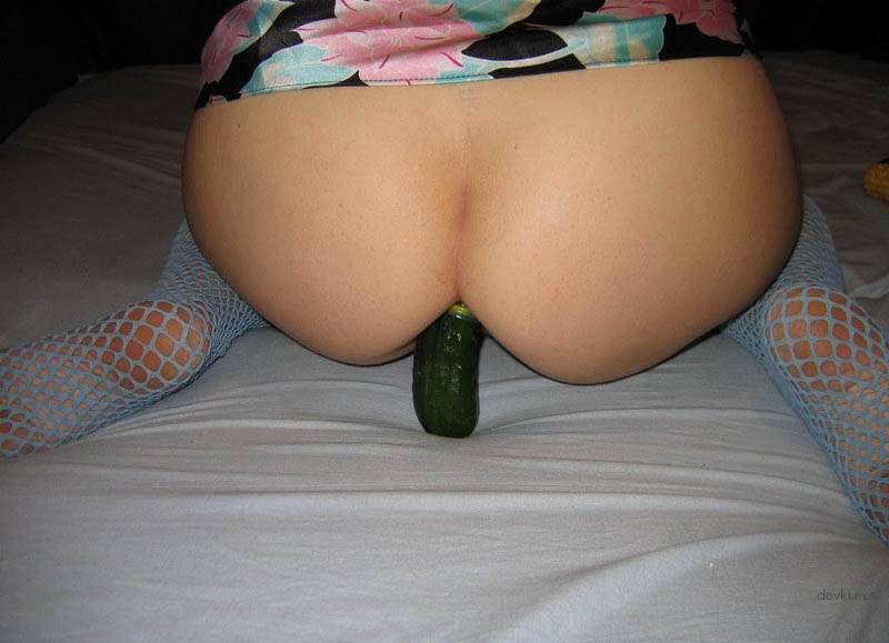 Amateur Woman Loves Stuffing Her Pussy and Ass with Various Vegetables